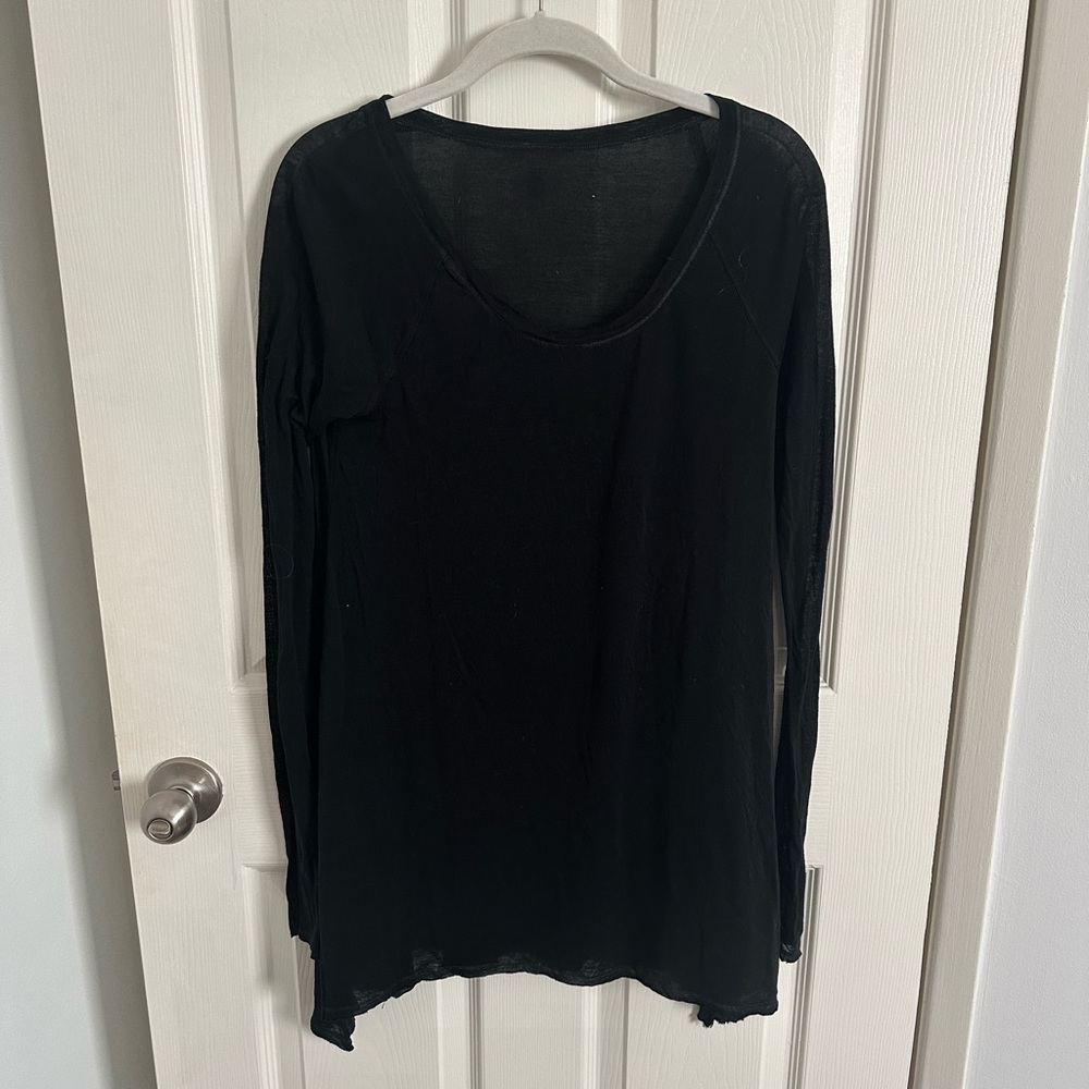 SOLD Lululemon long-sleeved black tunic t-shirt